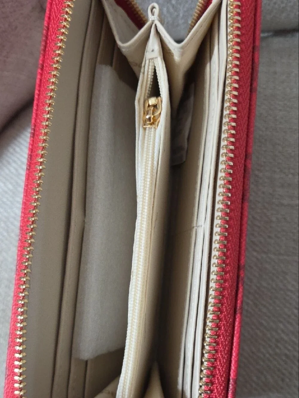 NWT bebe Red Logo Zip Around Wristlet Card Holder with Gold Hardware